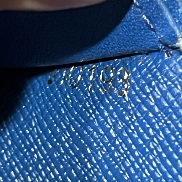 Louis Vuitton Long Wallet - Picture 4 of 5